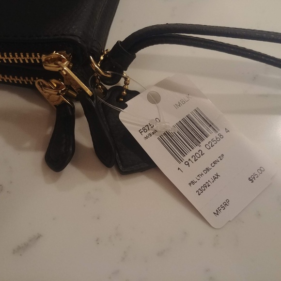 Coach Double Corner Zip F87590 Wristlet , Black - Picture 7 of 8